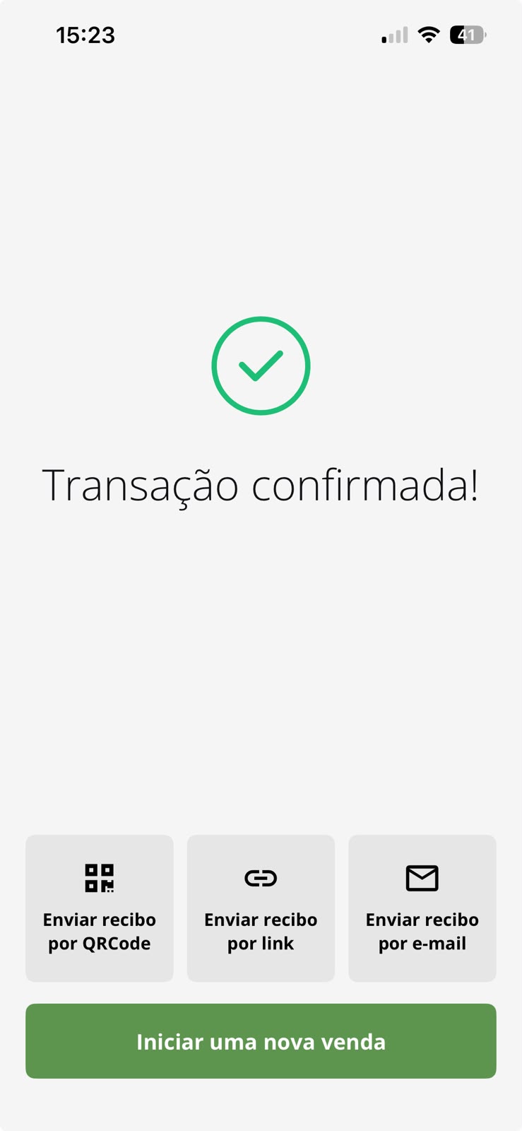 Ecrã de confirmação na app, com um visto verde.